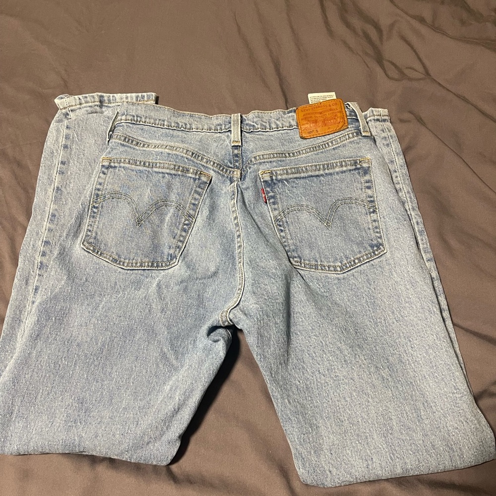 light wash levis